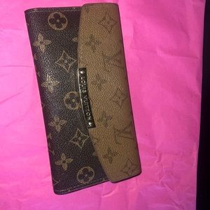 USED GOOD CONDITION FASHION WALLET